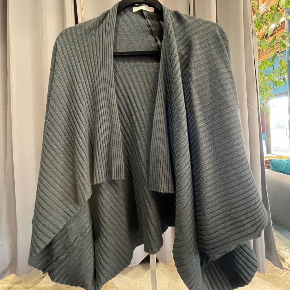 Pure Good Grey-ish Black  Fall Fashion Cape